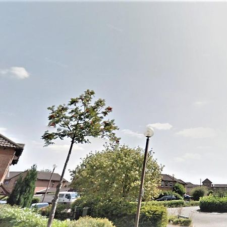 Oldbrook Accommodation Milton Keynes Exterior foto